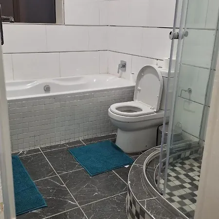 Amherst House East London Room photo